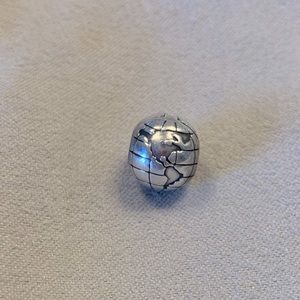 Pandora Globe